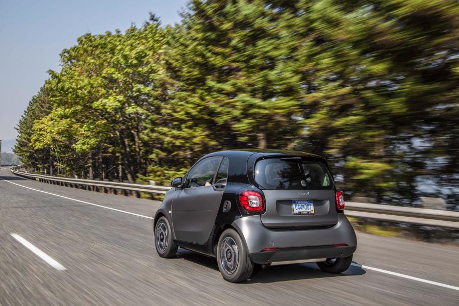  Smart ForTwo Prime Coupe 2016 года  (NA) (фото 19 из 30)